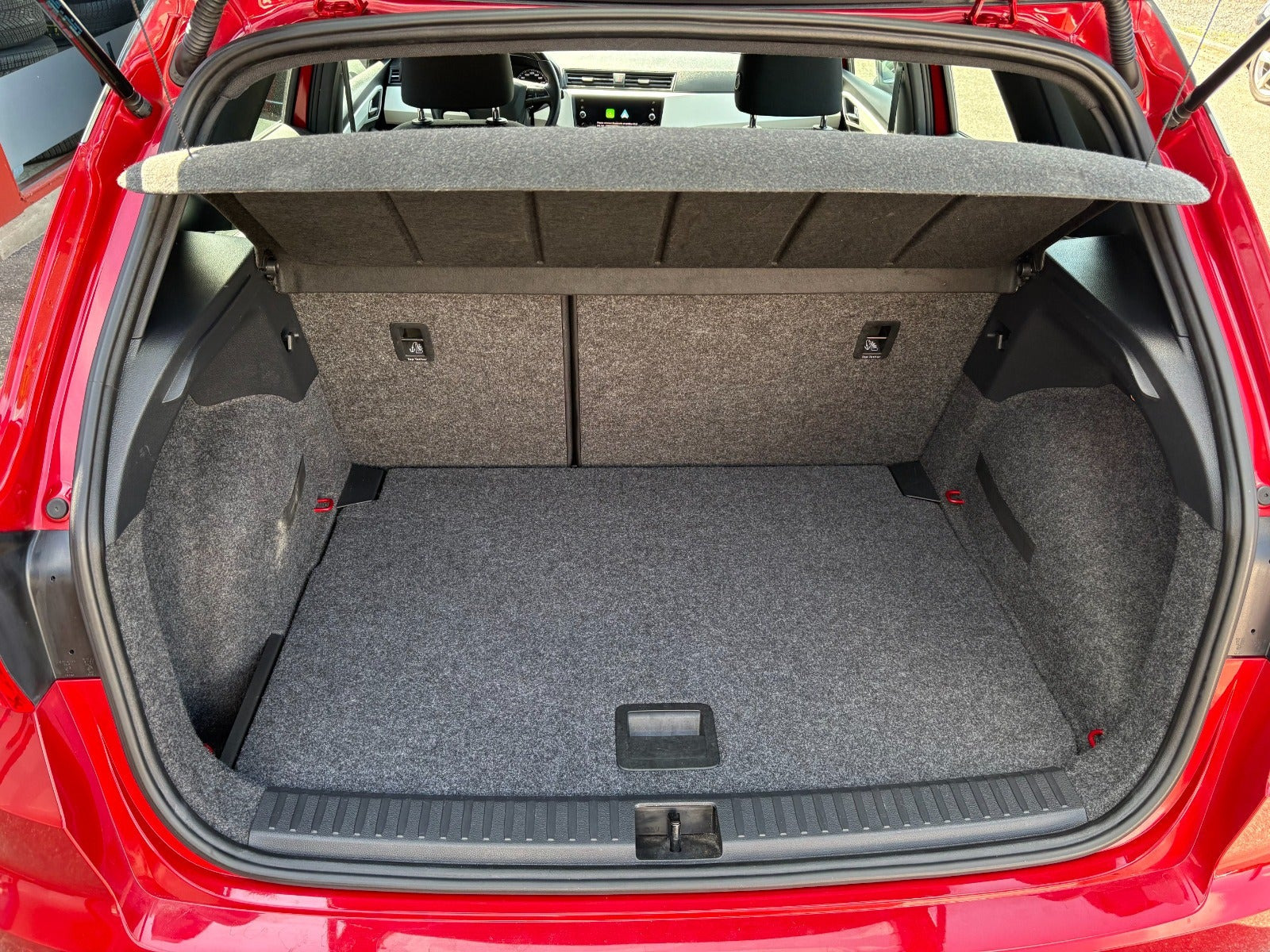 Rød Seat Arona fra 2019