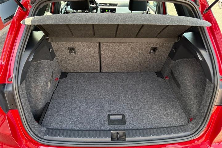 Rød Seat Arona fra 2019