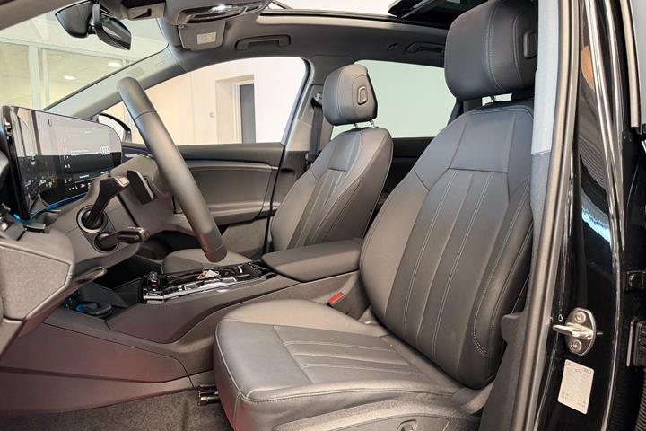 Sort Audi Q6 e-tron fra 2025