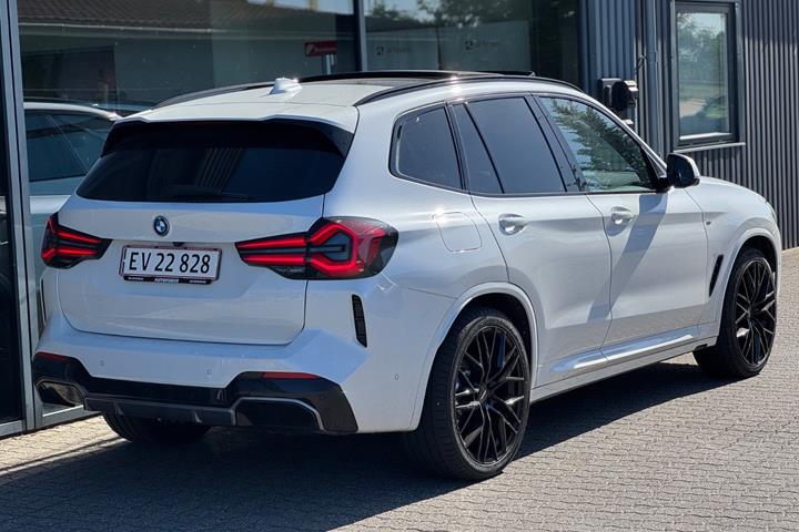 Hvid BMW iX3 fra 2023