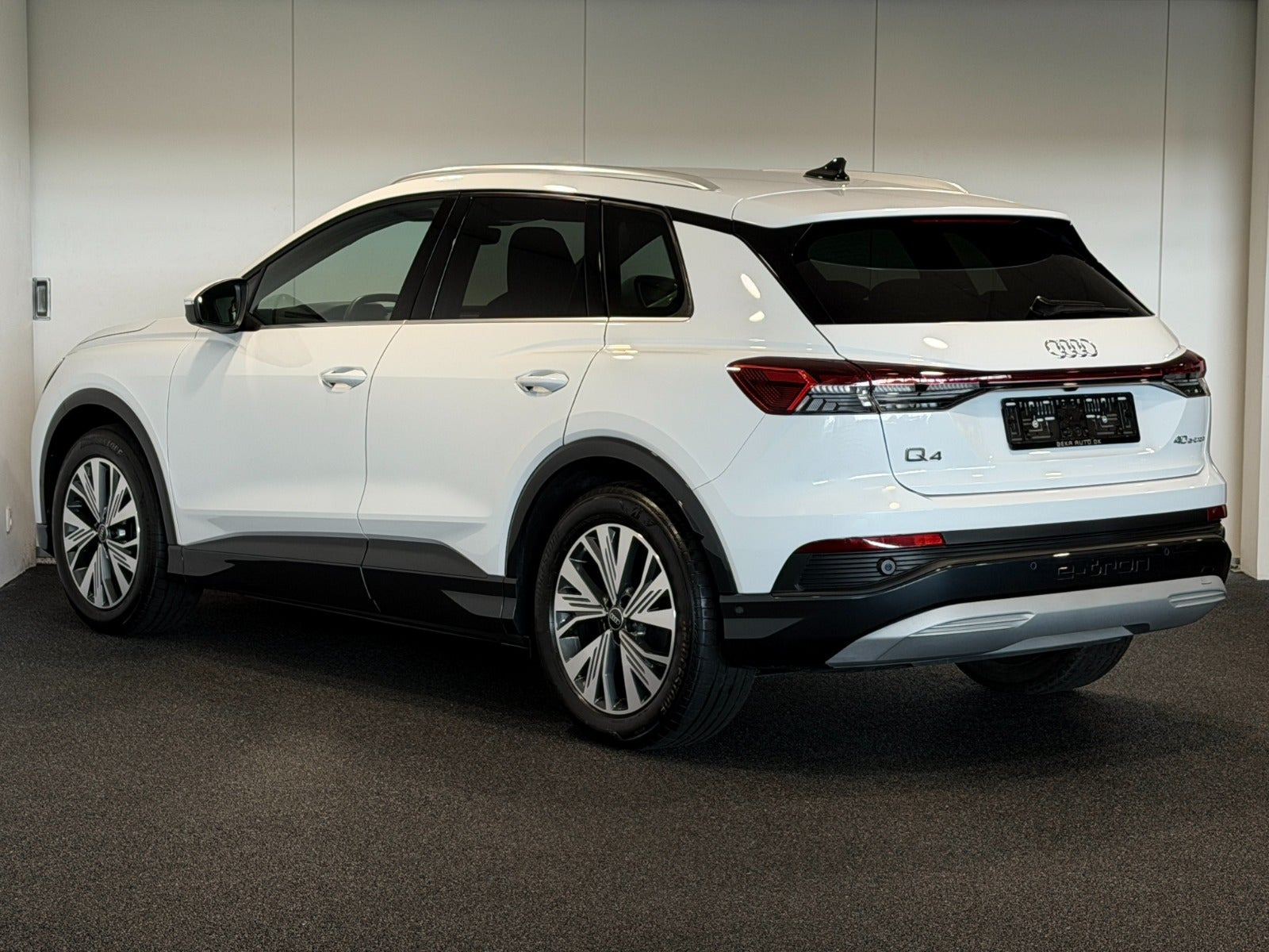 Hvid Audi Q4 e-tron fra 2024