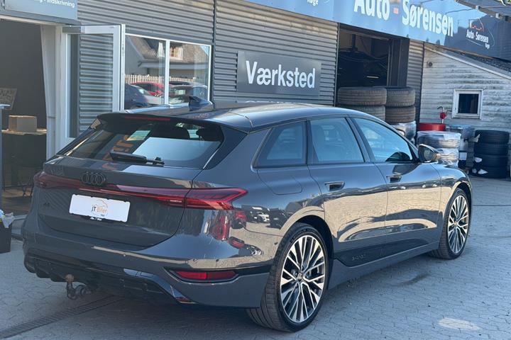 Grå Audi A6 e-tron fra 2025