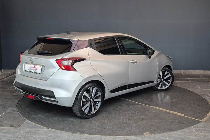 Grå Nissan Micra fra 2018