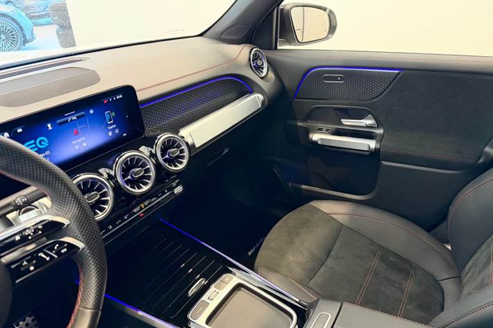 Hvid Mercedes EQB250+ fra 2025