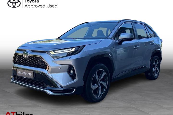 Sølv Toyota RAV4 Plug-in fra 2022 set udefra