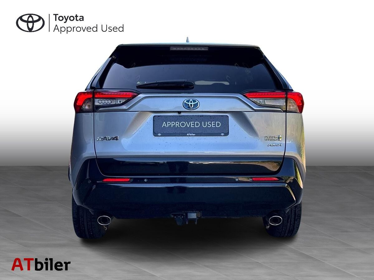 Sølv Toyota RAV4 Plug-in fra 2022