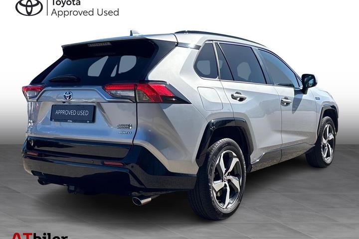 Sølv Toyota RAV4 Plug-in fra 2022