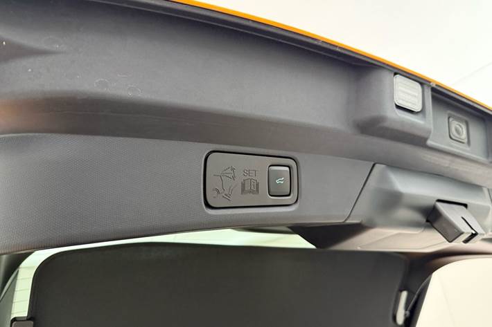 Orange Ford Mustang Mach-E fra 2024