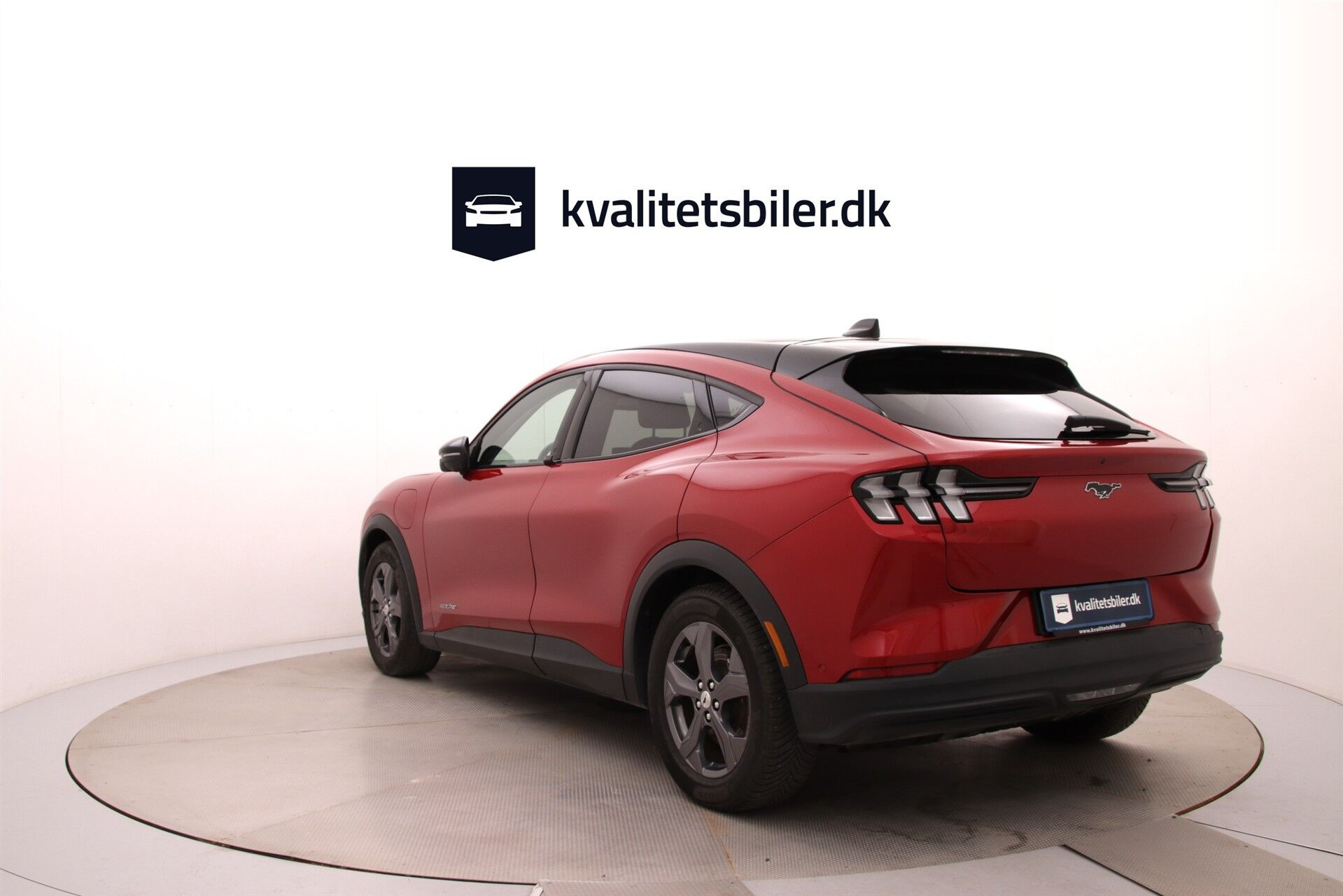 Rød Ford Mustang Mach-E fra 2023