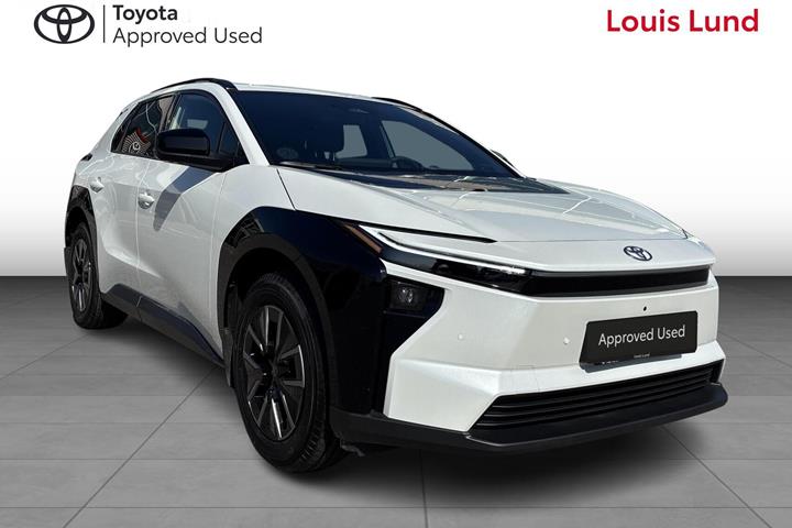 Hvid Toyota BZ4X fra 2026