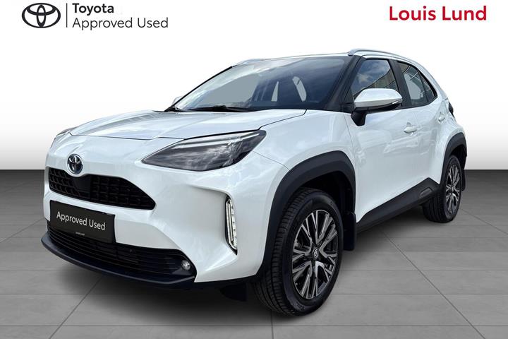 Hvid Toyota Yaris Cross fra 2022 set udefra