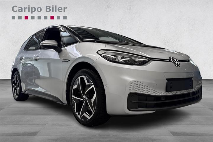 Sølv VW ID.3 fra 2023 set udefra