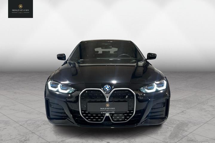Sort BMW i4 fra 2023