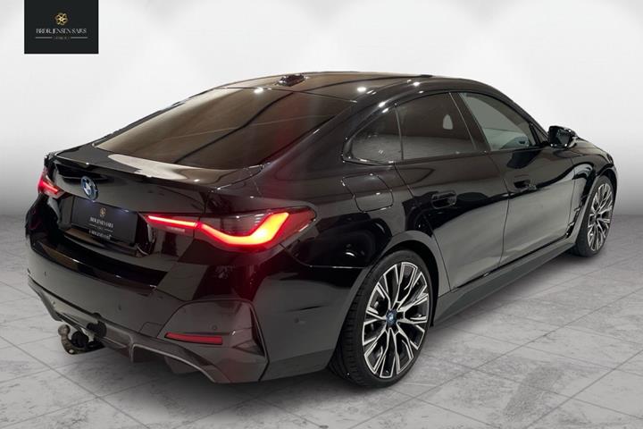 Sort BMW i4 fra 2023