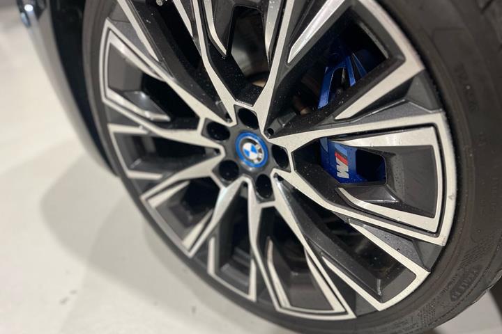 Sort BMW i4 fra 2023