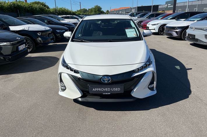 Hvid Toyota Prius Plug-in fra 2019