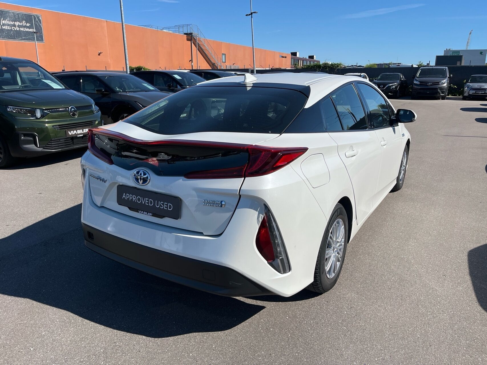 Hvid Toyota Prius Plug-in fra 2019