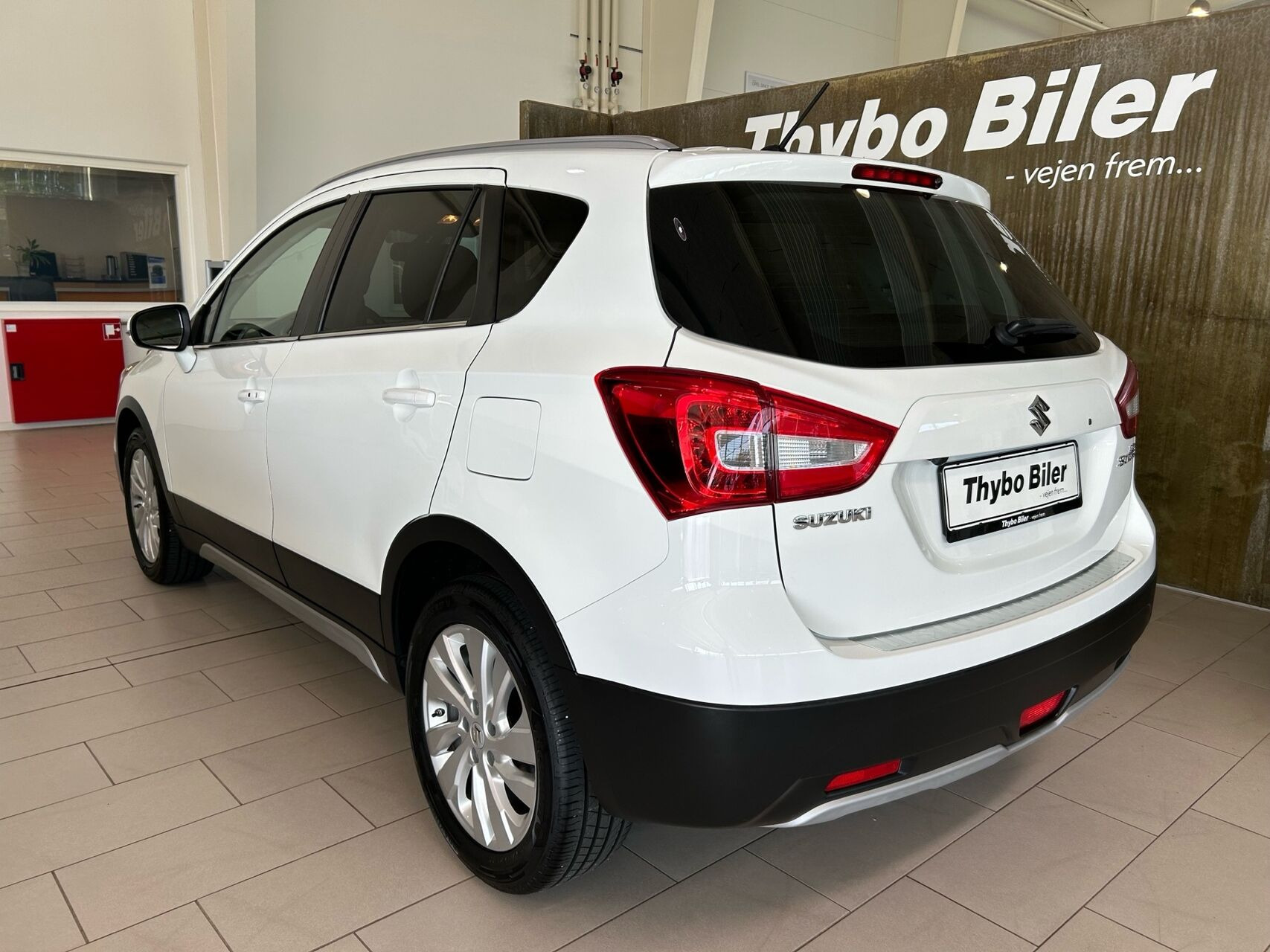 Hvid Suzuki S-Cross fra 2017