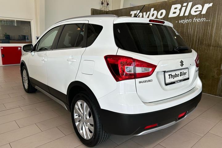 Hvid Suzuki S-Cross fra 2017