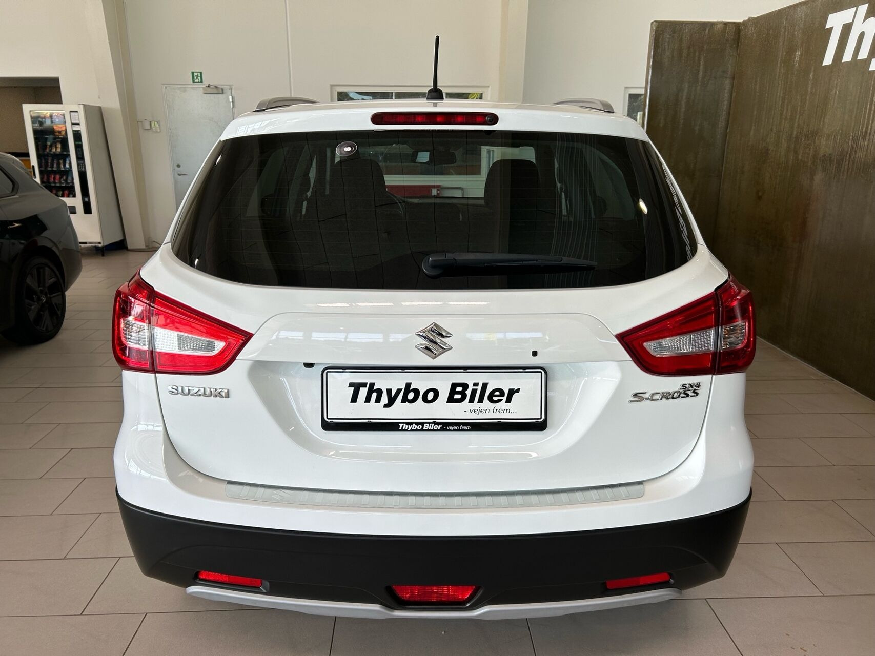 Hvid Suzuki S-Cross fra 2017