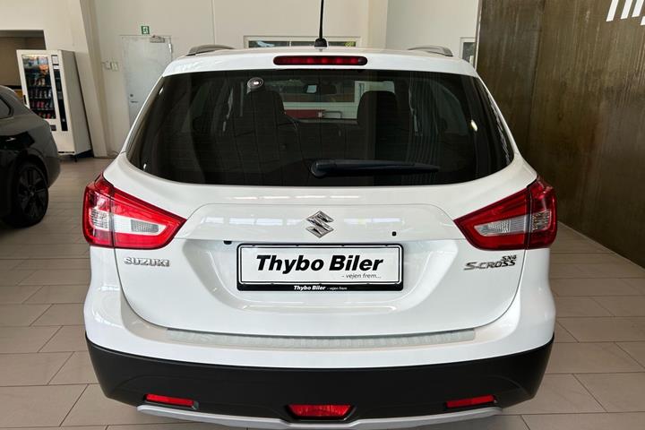 Hvid Suzuki S-Cross fra 2017