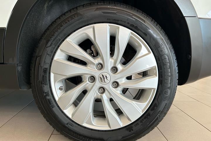 Hvid Suzuki S-Cross fra 2017