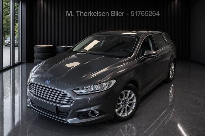 Sort Ford Mondeo fra 2015