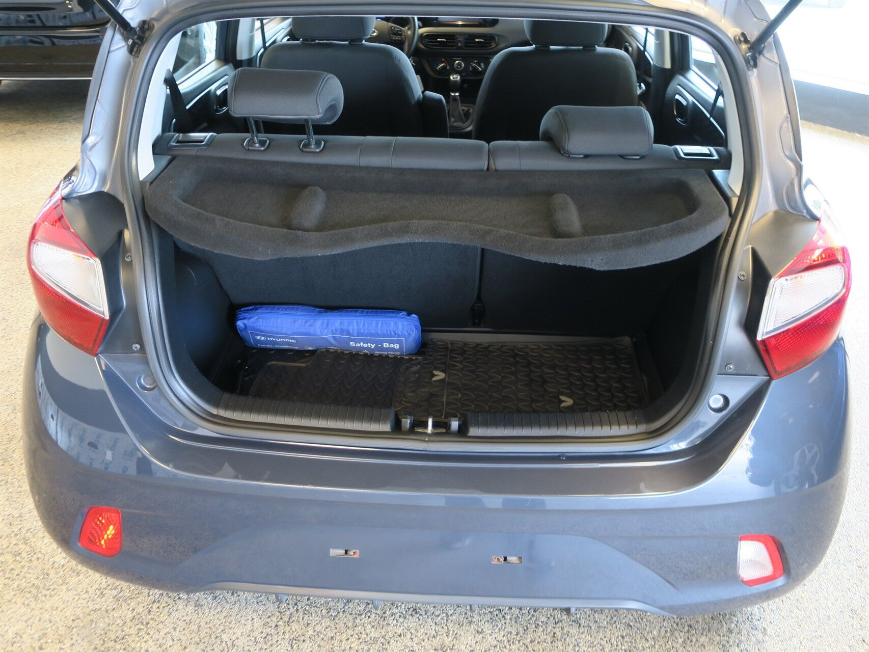 Sort Hyundai i10 fra 2021