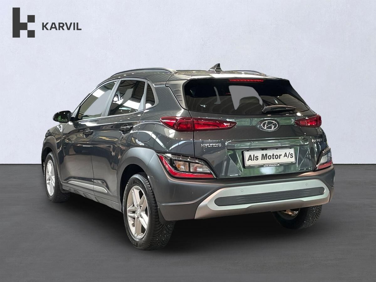Grå Hyundai Kona fra 2022