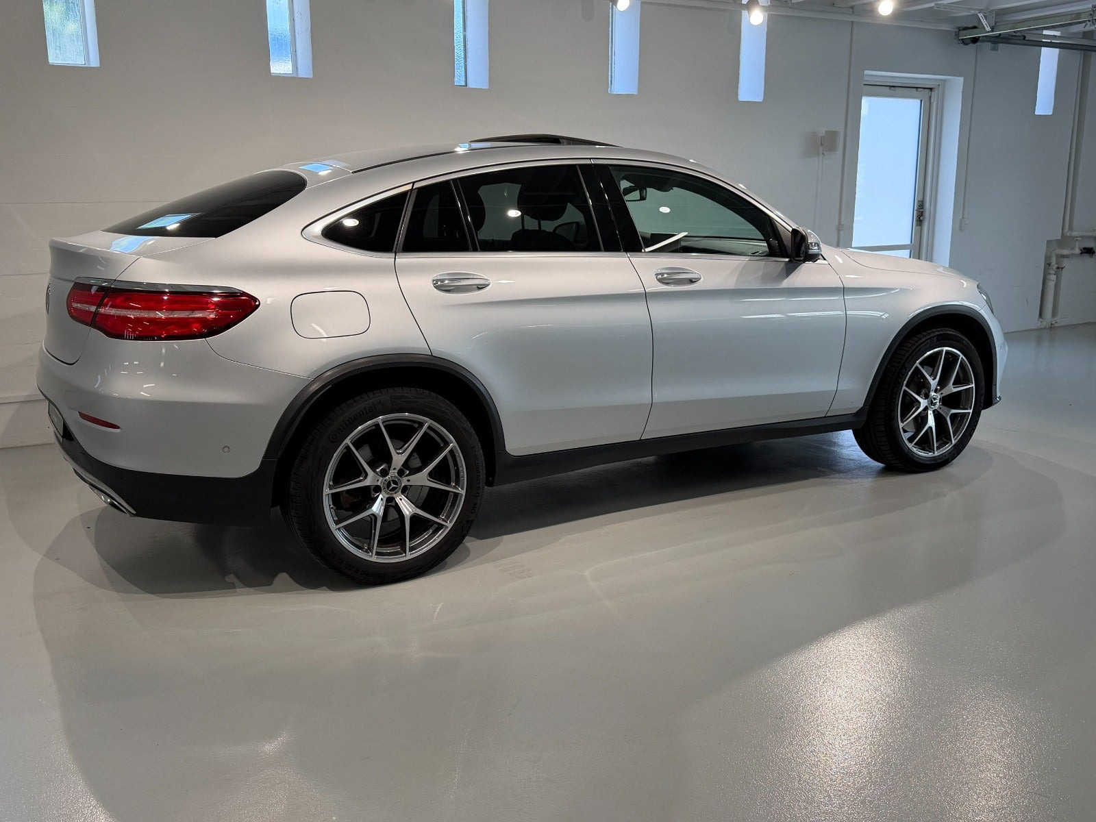 Sølv Mercedes GLC250 d fra 2018