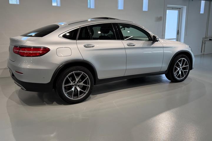 Sølv Mercedes GLC250 d fra 2018