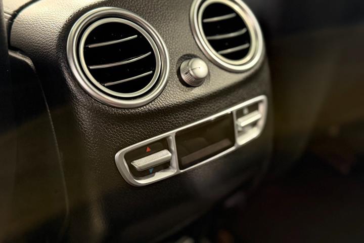 Sølv Mercedes GLC250 d fra 2018