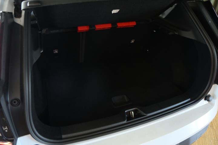 Hvid Volvo EX30 fra 2025