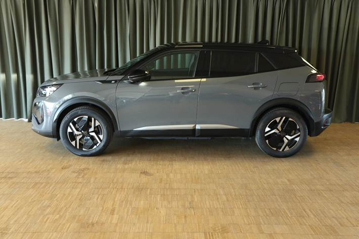Grøn Peugeot e-2008 fra 2025