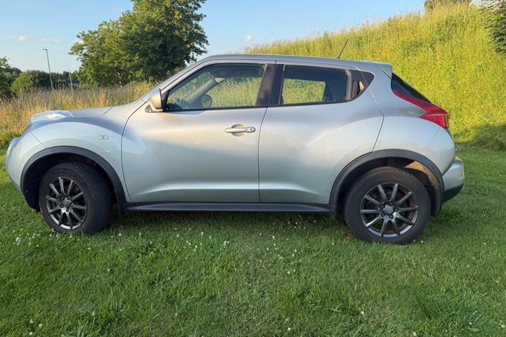 Grå Nissan Juke fra 2011