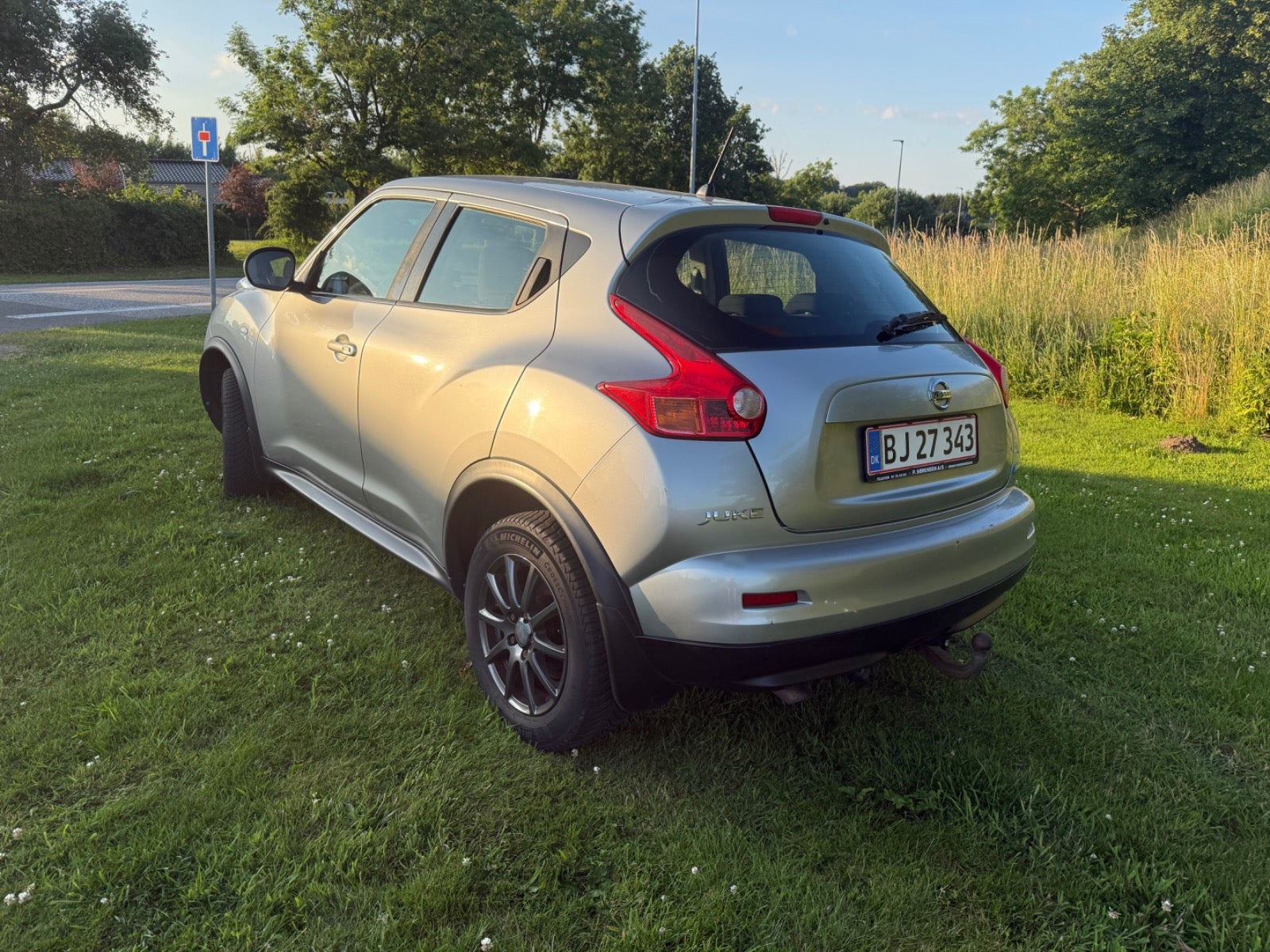 Grå Nissan Juke fra 2011