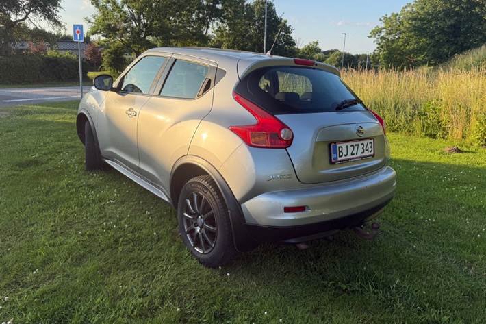 Grå Nissan Juke fra 2011