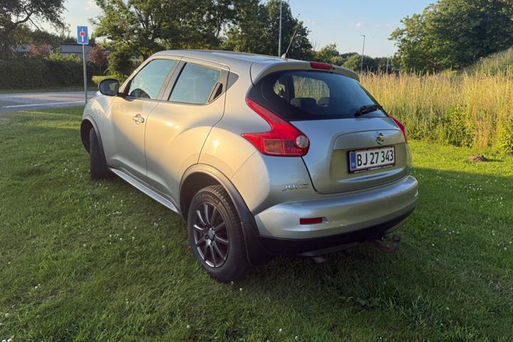 Grå Nissan Juke fra 2011