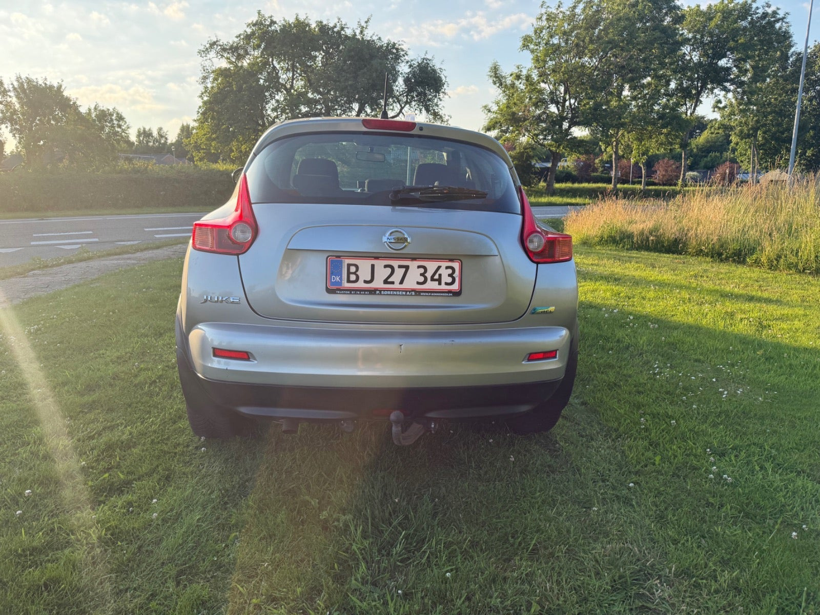 Grå Nissan Juke fra 2011