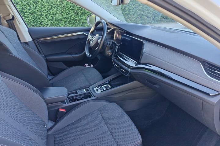 Hvid Skoda Octavia fra 2020