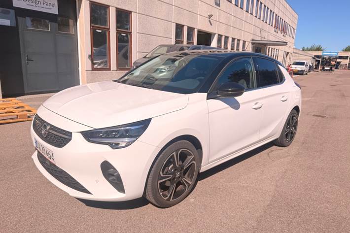 Hvid Opel Corsa fra 2021