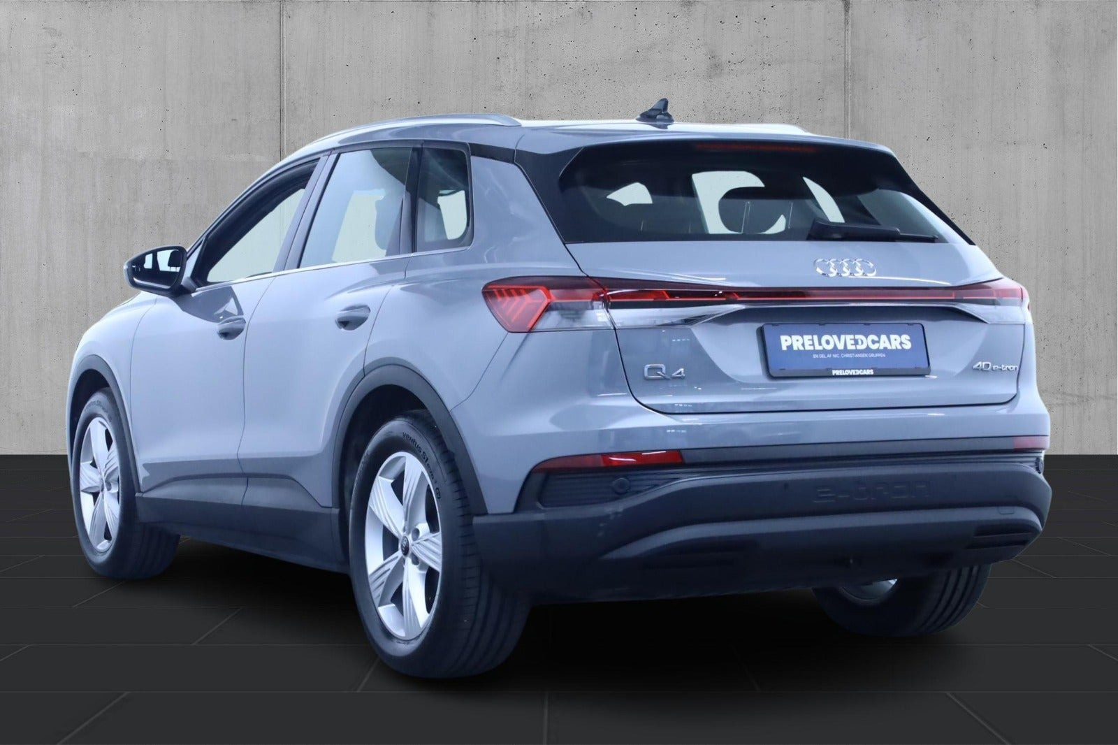 Grå Audi Q4 e-tron fra 2021