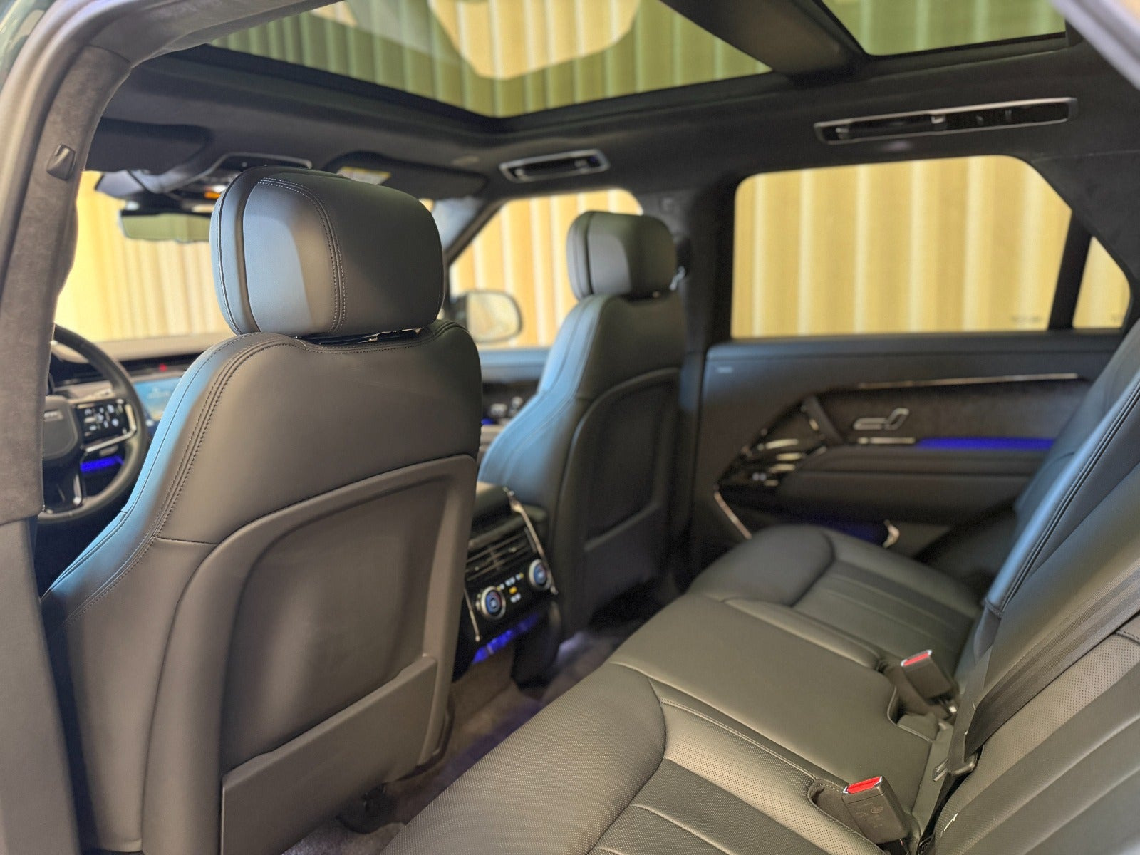 Grøn Land Rover Range Rover sport fra 2024