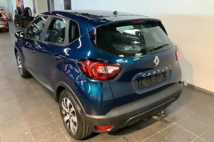 Blå Renault Captur fra 2019