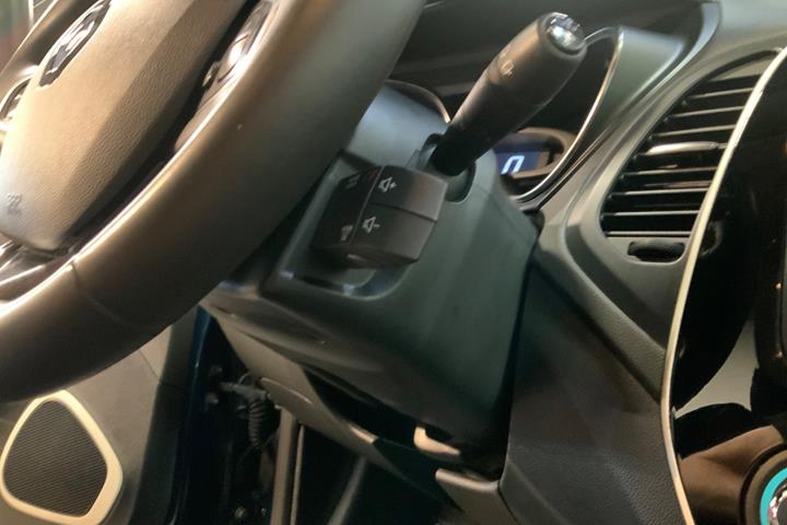 Blå Renault Captur fra 2019