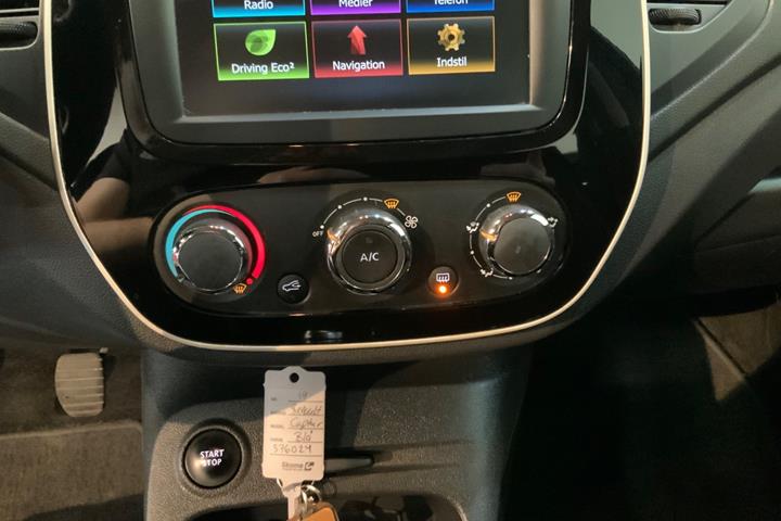 Blå Renault Captur fra 2019