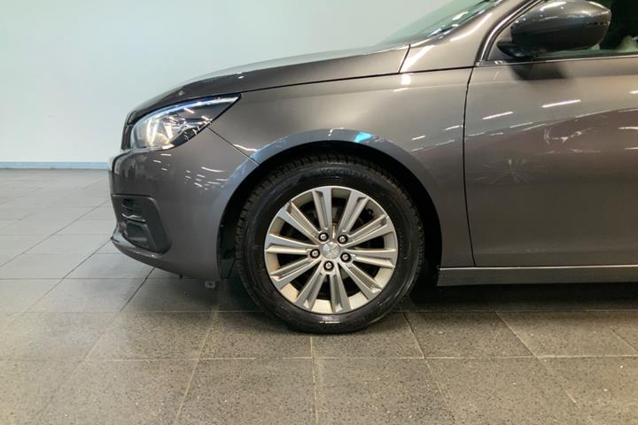Grå Peugeot 308 fra 2020
