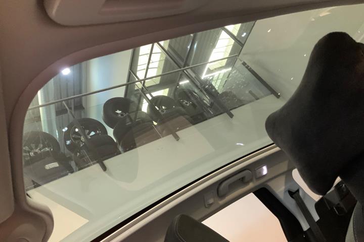 Grå Peugeot 308 fra 2020