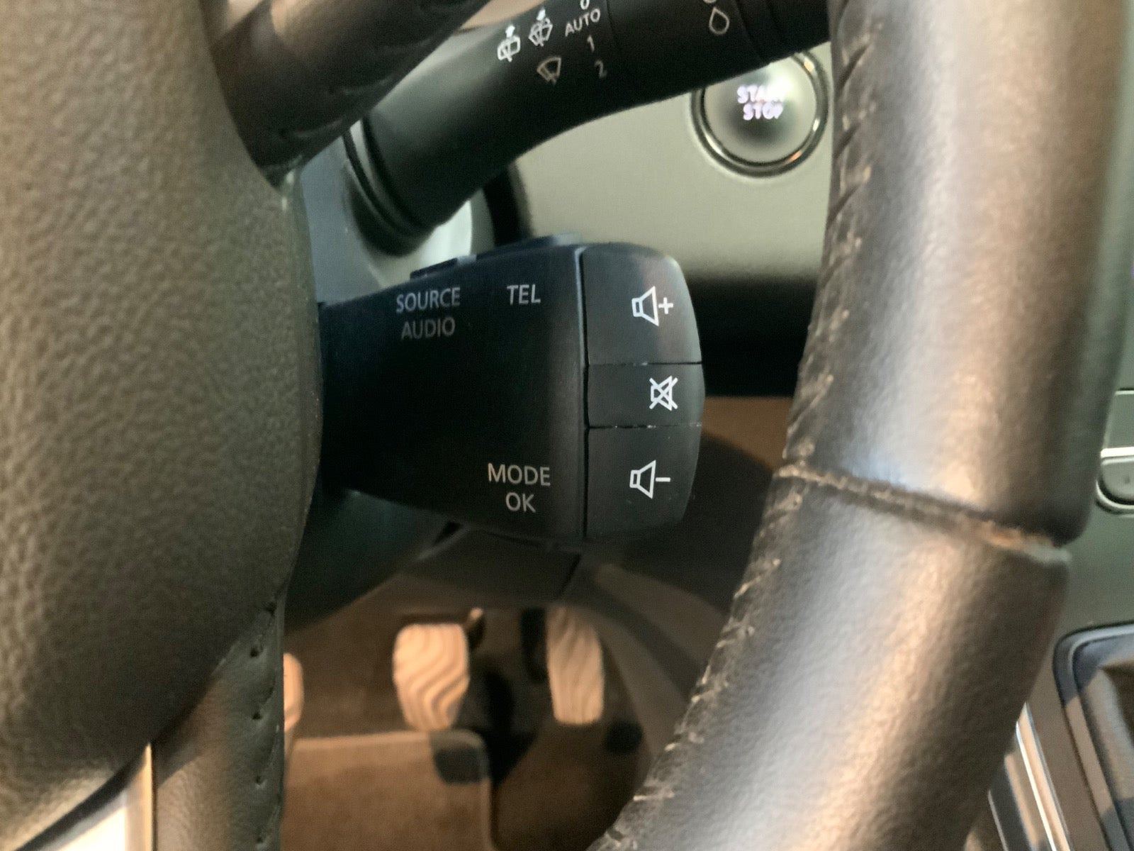 Grå Renault Scenic IV fra 2018