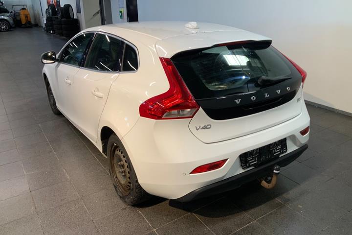 Hvid Volvo V40 fra 2016